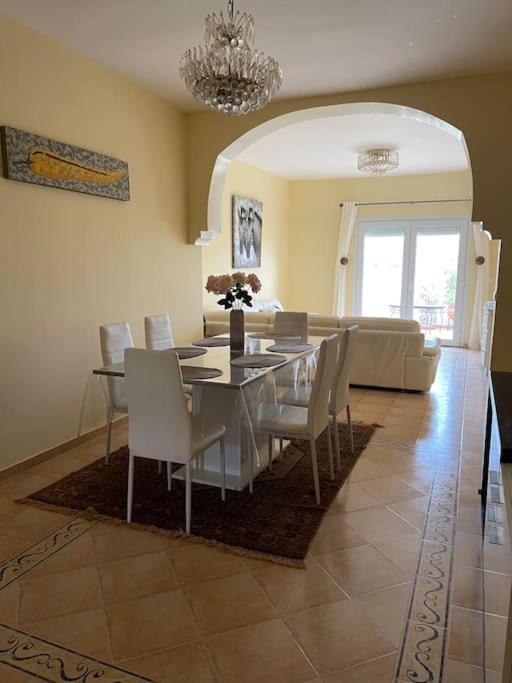 Appartement En Residence + Grande Terrasse Sur Le Toit Saïdia Екстериор снимка