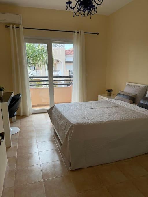 Appartement En Residence + Grande Terrasse Sur Le Toit Saïdia Екстериор снимка