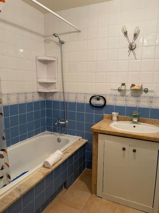 Appartement En Residence + Grande Terrasse Sur Le Toit Saïdia Екстериор снимка