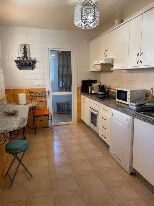 Appartement En Residence + Grande Terrasse Sur Le Toit Saïdia Екстериор снимка