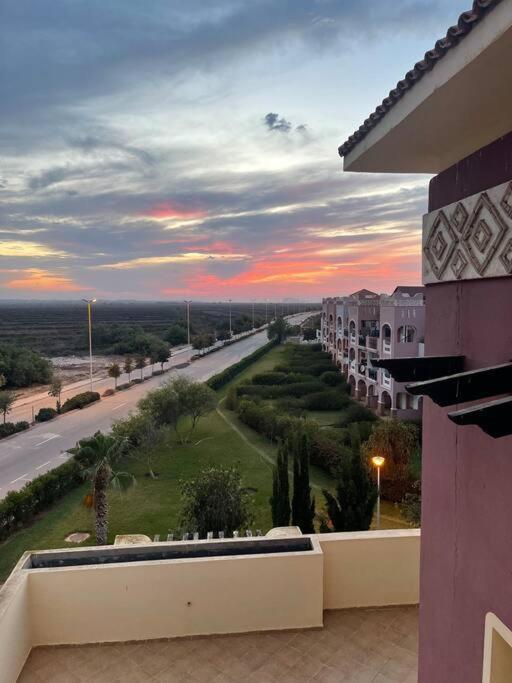 Appartement En Residence + Grande Terrasse Sur Le Toit Saïdia Екстериор снимка